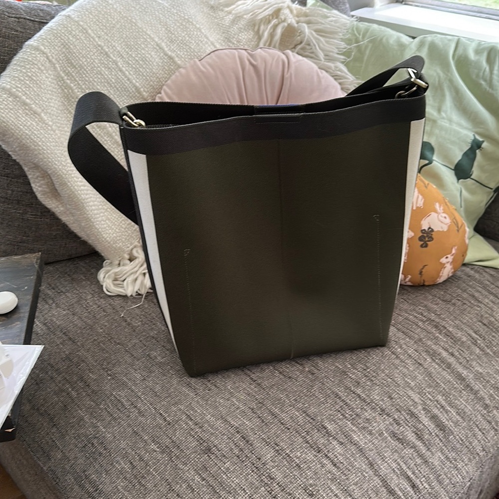 EEUC Rothy’s Green Bucket Bag DISCONTINUED